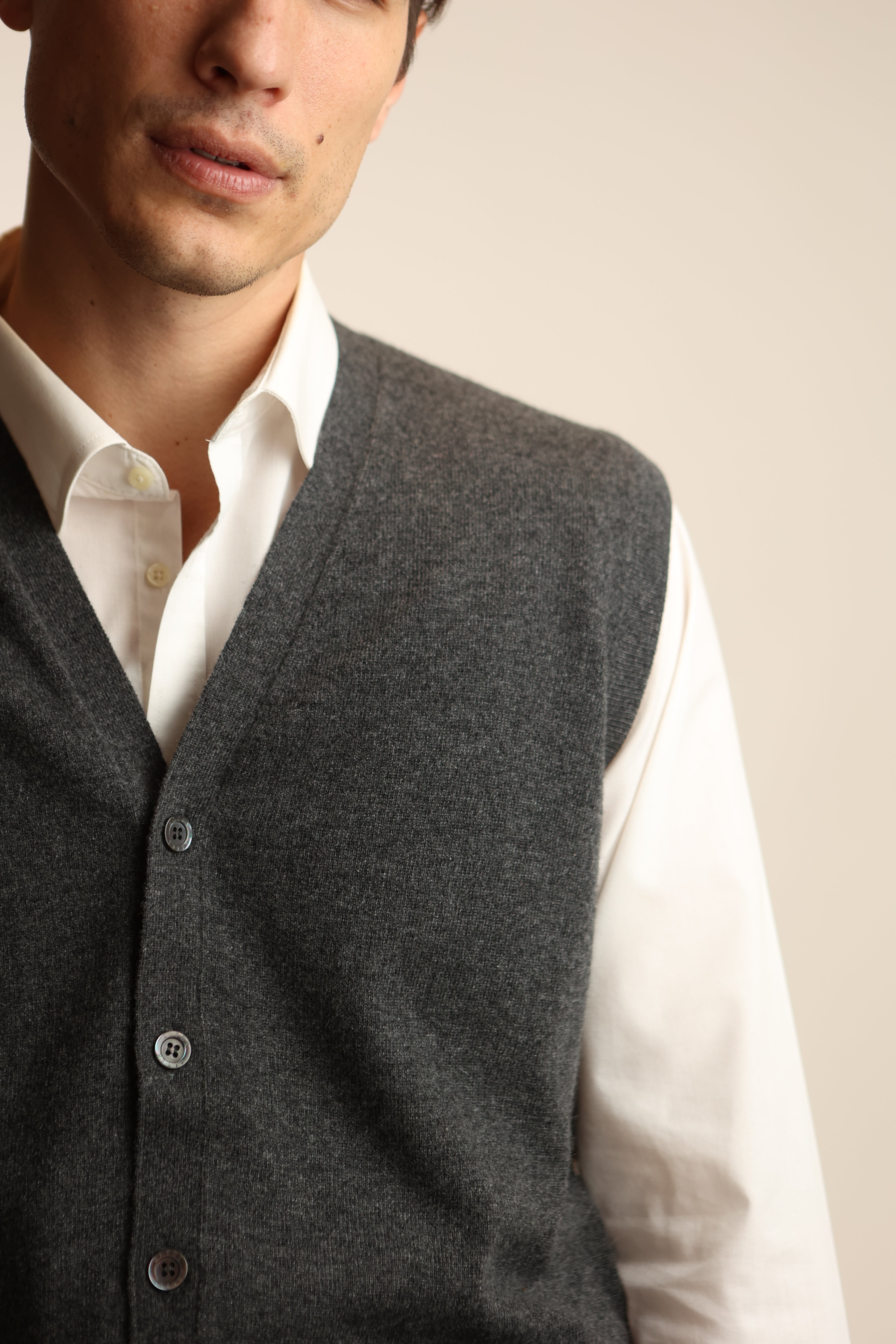 Gilet in puro cashmere con bottoni - Altex Cashmere