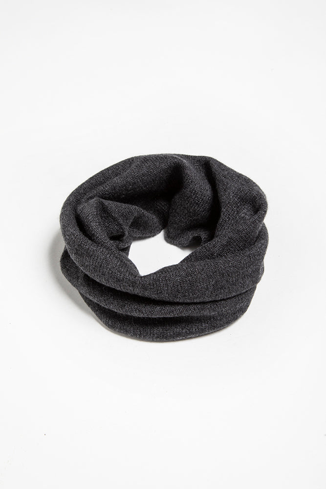 Scaldacollo 100% cashmere colore grigio antracite.