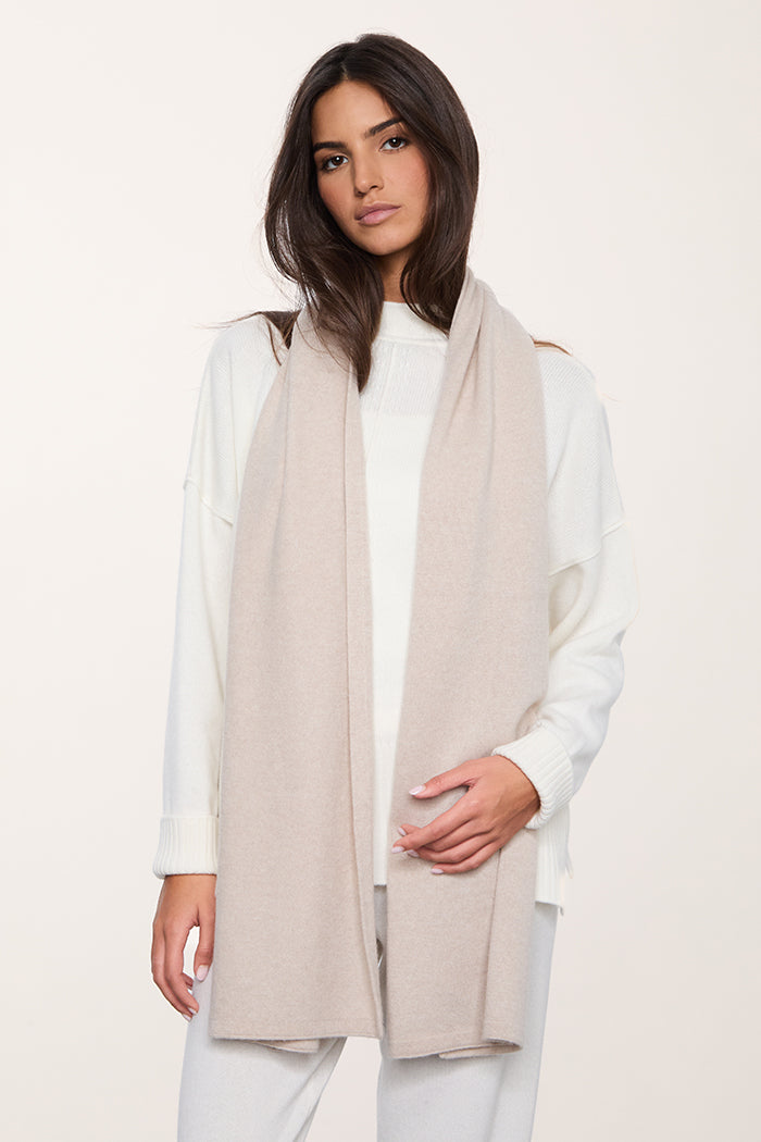 Sciarpa in puro cashmere made in Italy colore beige.