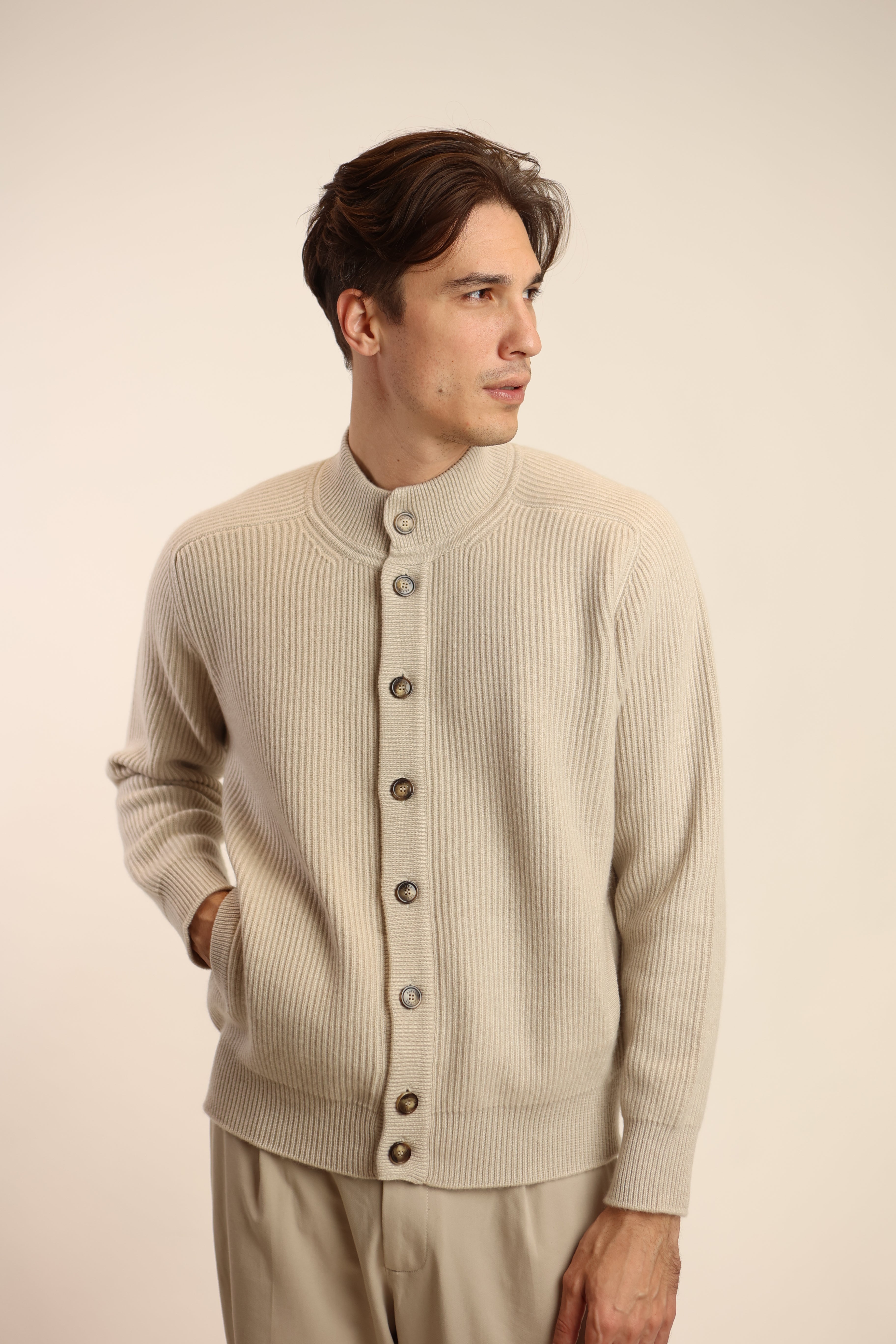 Cardigan maglia inglese 100% cashmere con bottoni - Altex Cashmere #Colore_beige