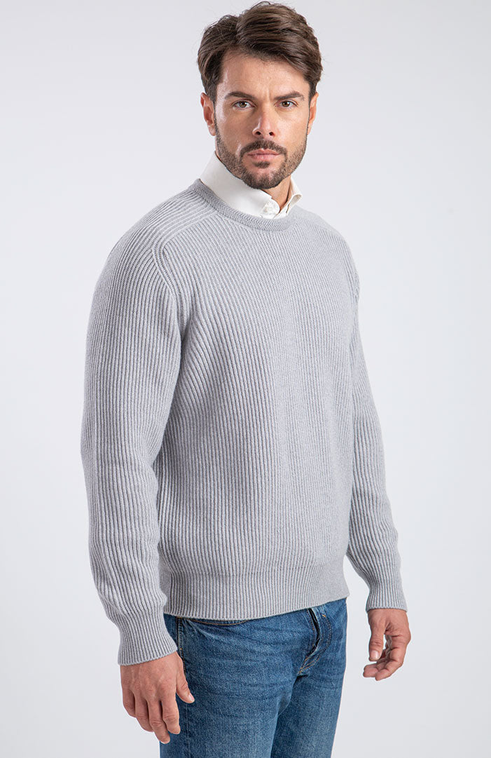 Girocollo in puro Cashmere maglia inglese color grigio chiaro, profilo.