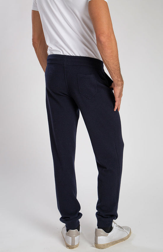 Pantaloni in puro cashmere color blu navy con tasca posteriore, dietro.
