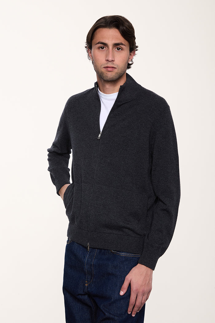 Cardigan con tasche in cashmere made in Italy da uomo, colore grigio antracite.