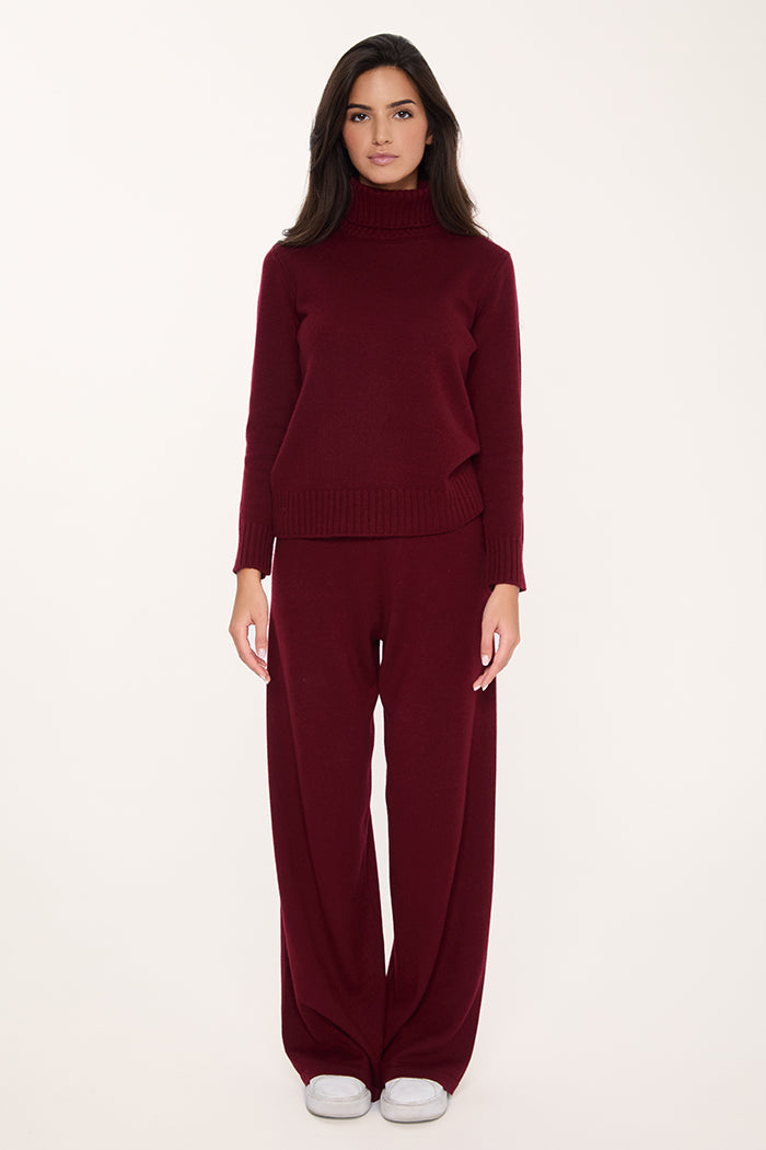 Maglione a collo alto in puro cashmere colore bordeaux 100% Made in Italy.