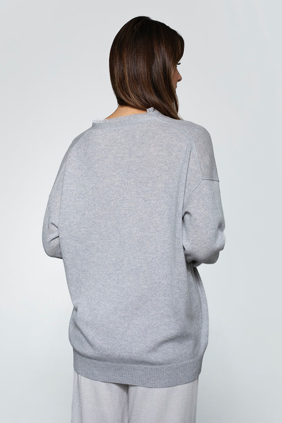 Retro maglione grigio chiaro da donna con vestibilità oversize.