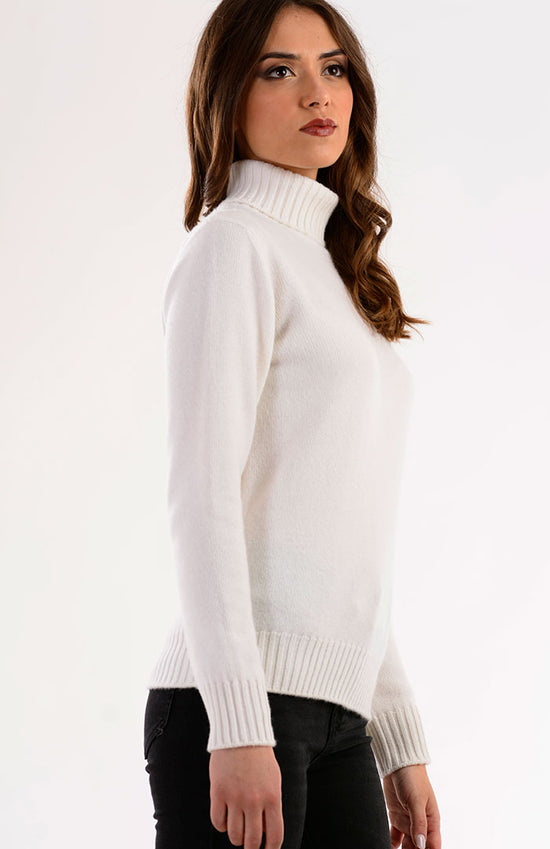 Maglione collo alto doppio filo in puro cashmere, colore bianco, profilo.