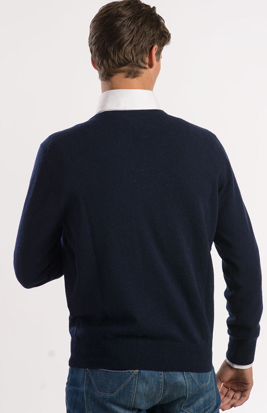 Maglia scollo v 1 filo in puro cashmere color blu navy, dietro.